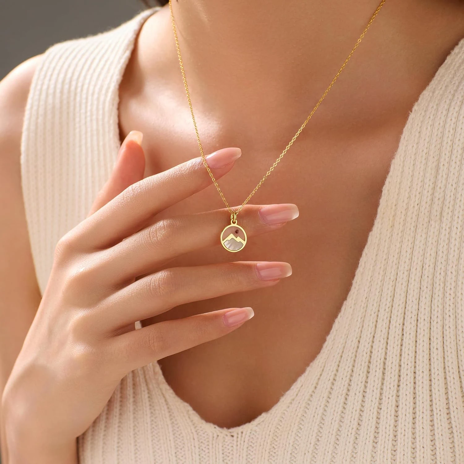 KIFUTENG mountain mustard seed necklace in a wearing view